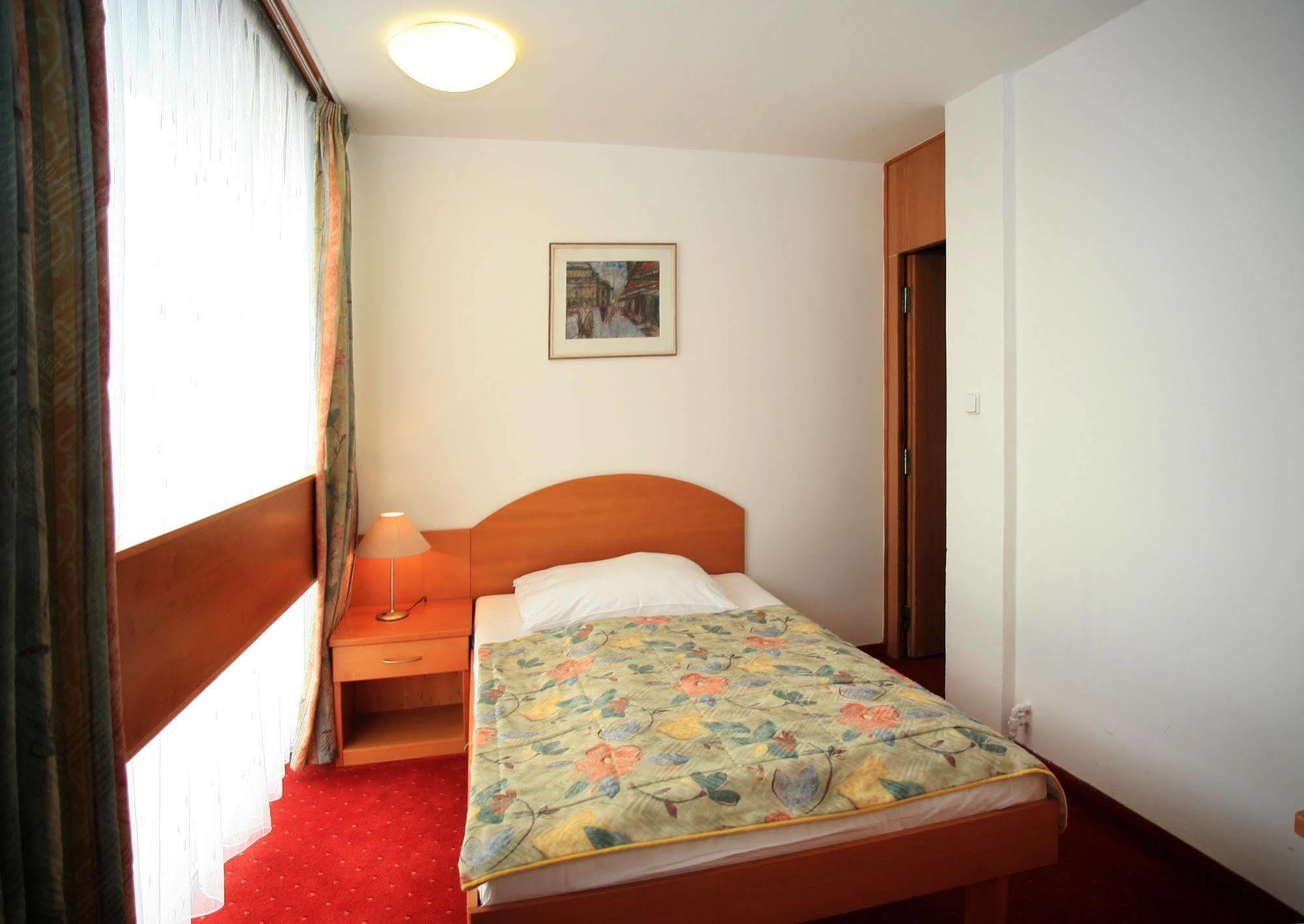 Thermal Hotel